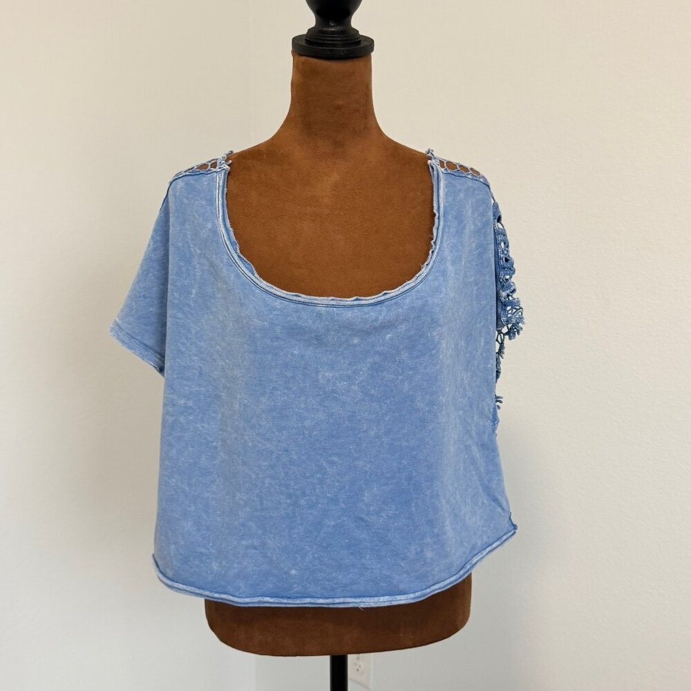 Pins and Needles Short Sleeve Scoop Neck Cotton Blend Crochet T-Shirt Size XS/S.